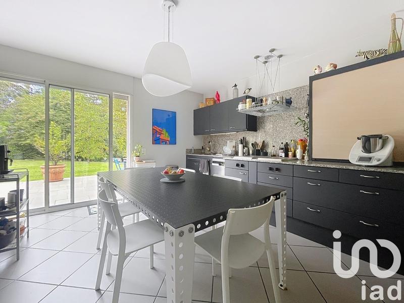 Maison - 218 m² - 6 pièces