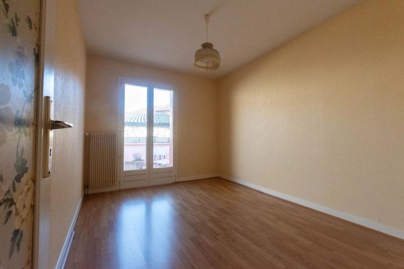 Maison - 196 m² - 9 pièces