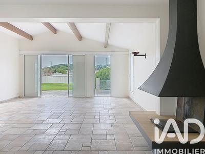 Maison - 255 m² - 9 pièces