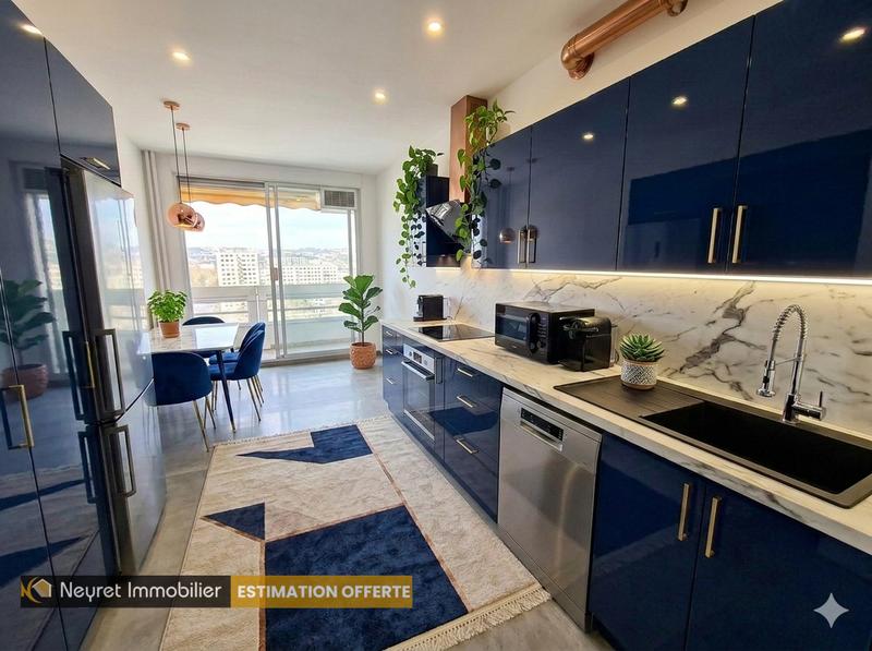 Appartement - 92 m² - 5 pièces