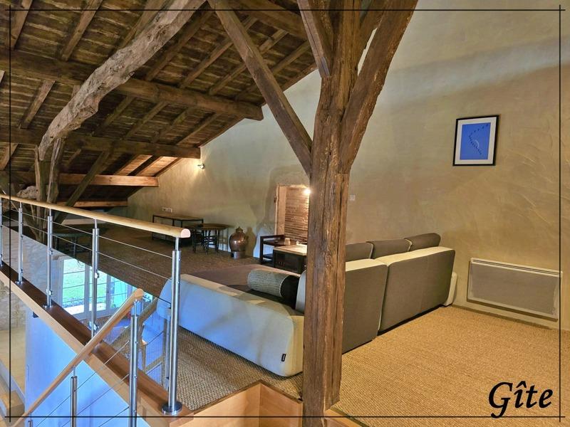 Maison - 480 m² - 10 pièces