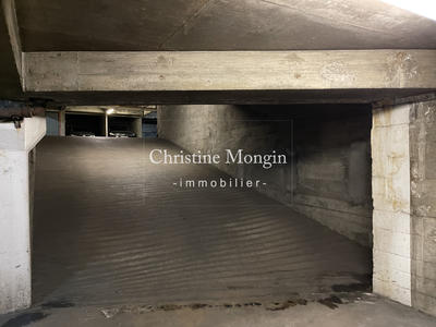 Parking / Garage - 8 m²