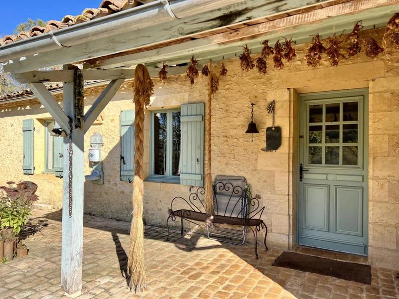 Propriété - 280 m² - 10 pièces