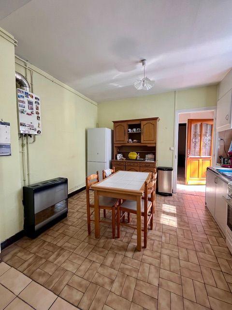 Maison - 104 m² - 9 pièces