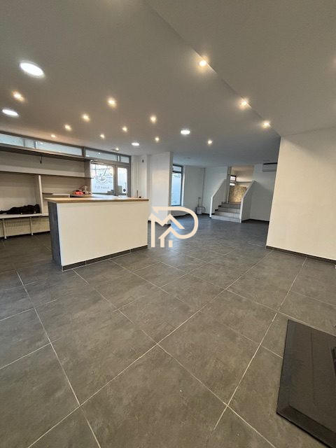 Local d'activités - 117 m²