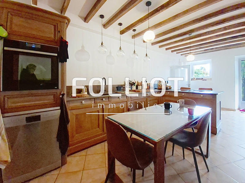 Maison - 248 m² - 7 pièces