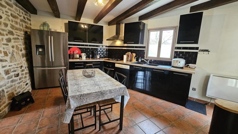 Maison - 250 m² - 10 pièces