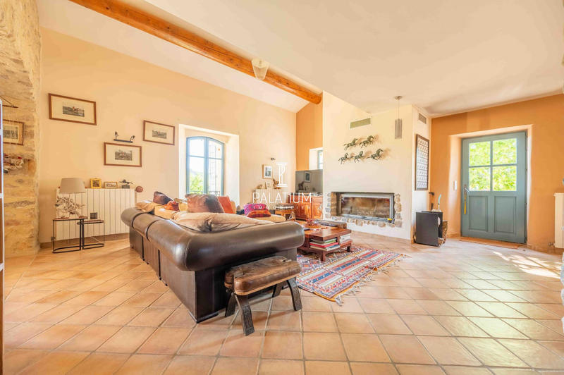 Mas - 445 m² - 12 pièces