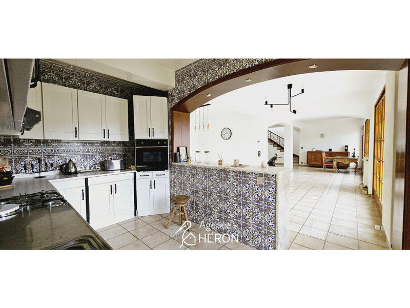 Propriété - 170 m² - 8 pièces