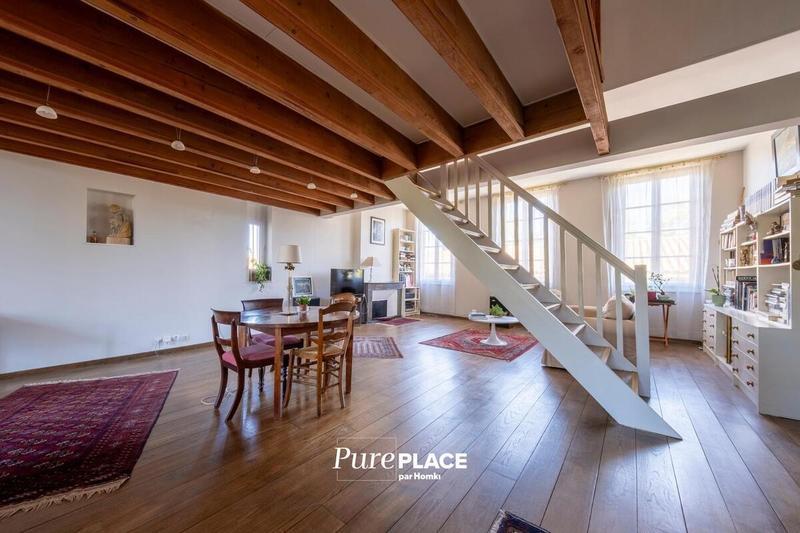 Maison - 292 m² - 9 pièces