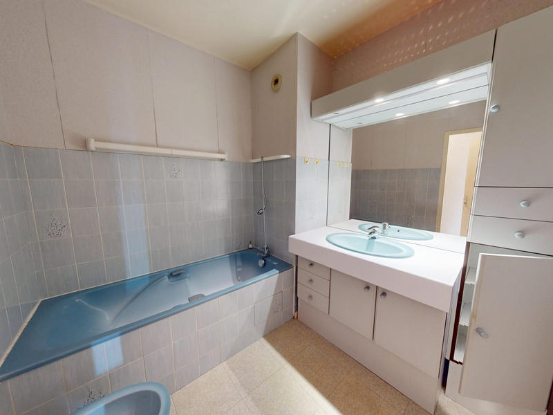 Appartement - 96 m² - 5 pièces