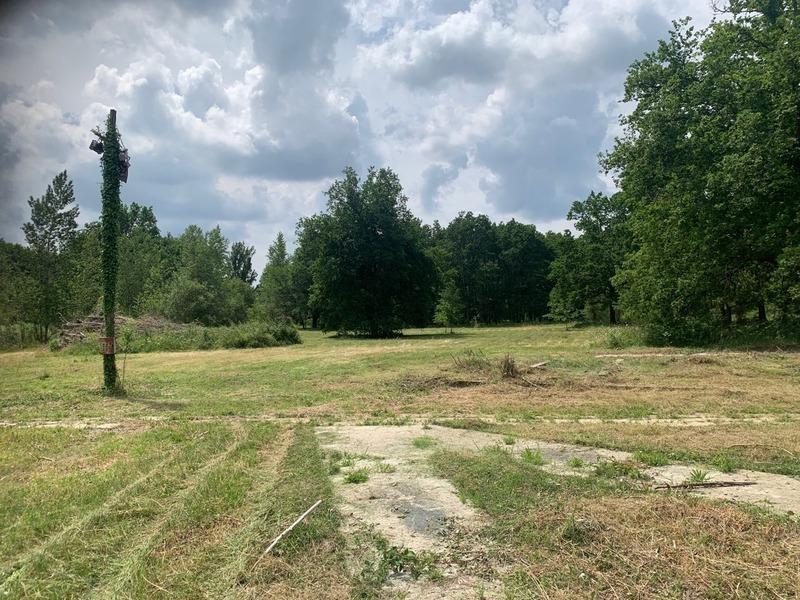 Terrain - 31 811 m²