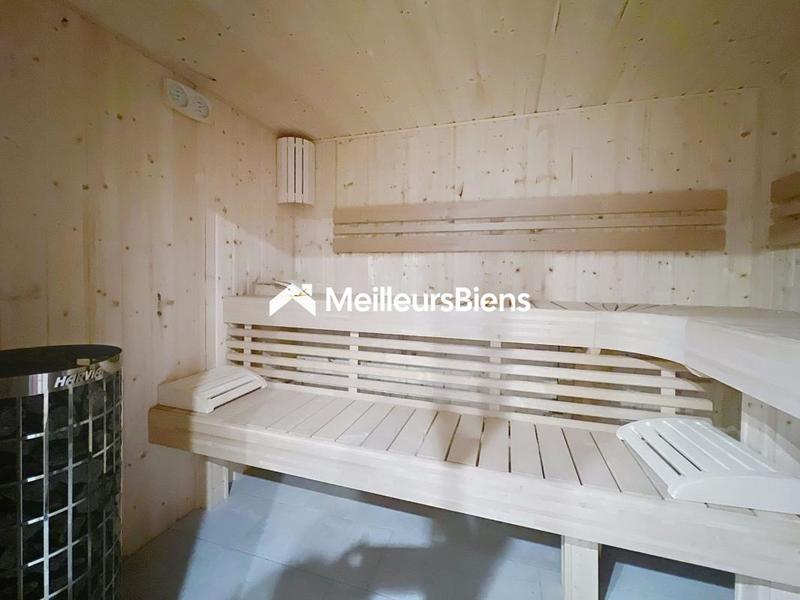 Maison - 195 m² - 6 pièces