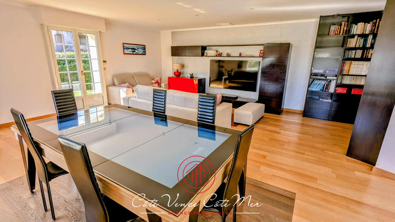 Maison - 181 m² - 5 pièces