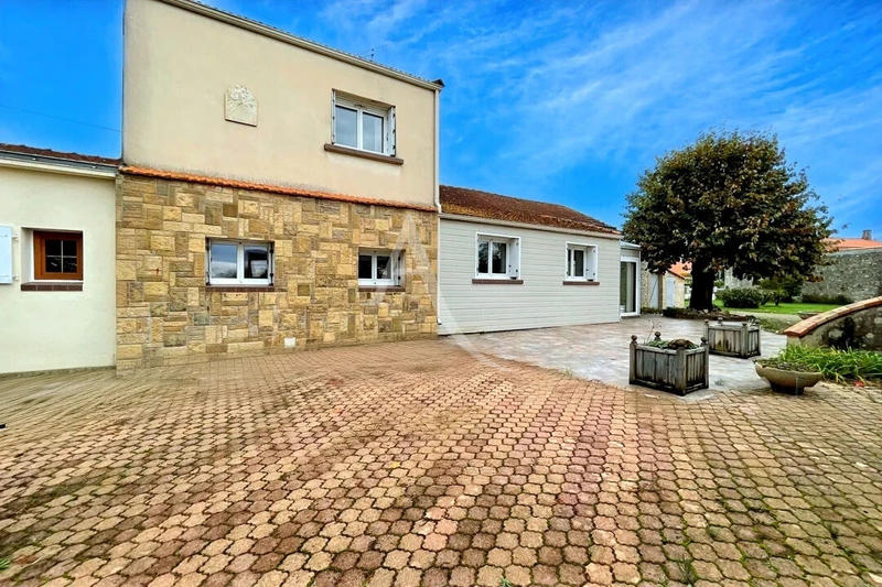 Maison - 138 m² - 7 pièces