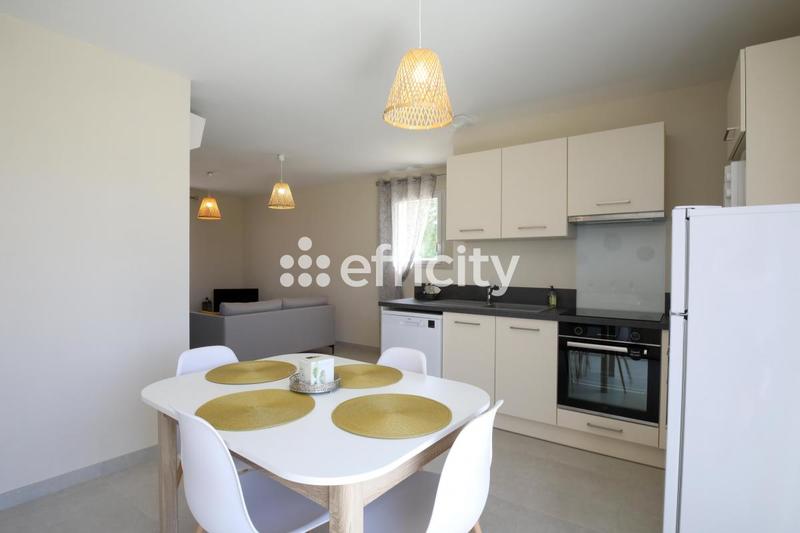 Maison - 250 m² - 11 pièces