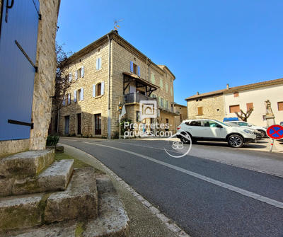 Maison de village - 104 m² - 6 pièces