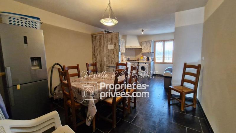 Propriété - 900 m² - 28 pièces