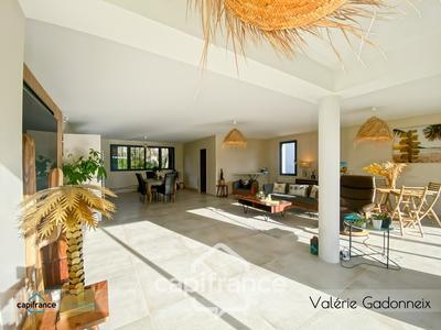 Local commercial - 143 m² - 5 pièces