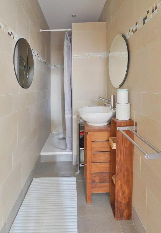 Maison - 182 m² - 8 pièces