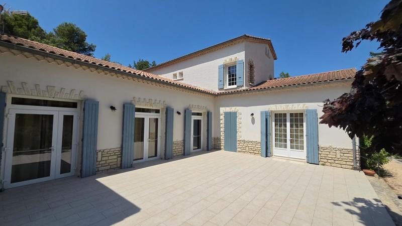 Maison - 408 m² - 5 pièces