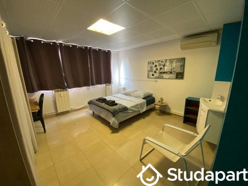 Chambre - 15 m² - 1 pièce