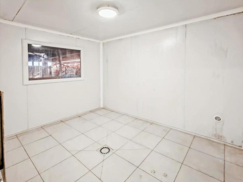 Entrepôt - 400 m² - 3 pièces