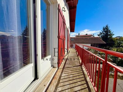 Appartement - 80 m² - 3 pièces