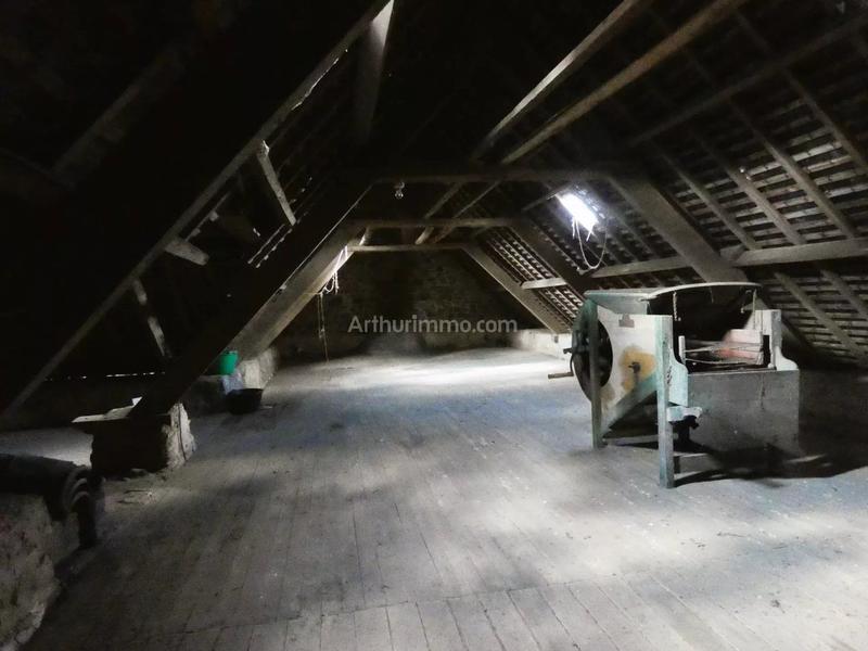 Maison - 300 m² - 2 pièces