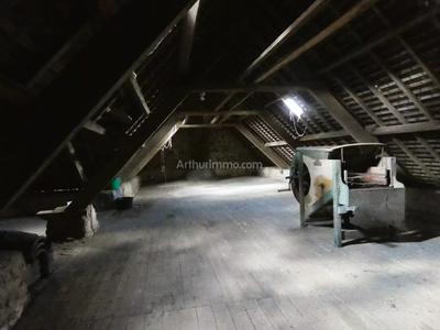 Maison - 300 m² - 2 pièces