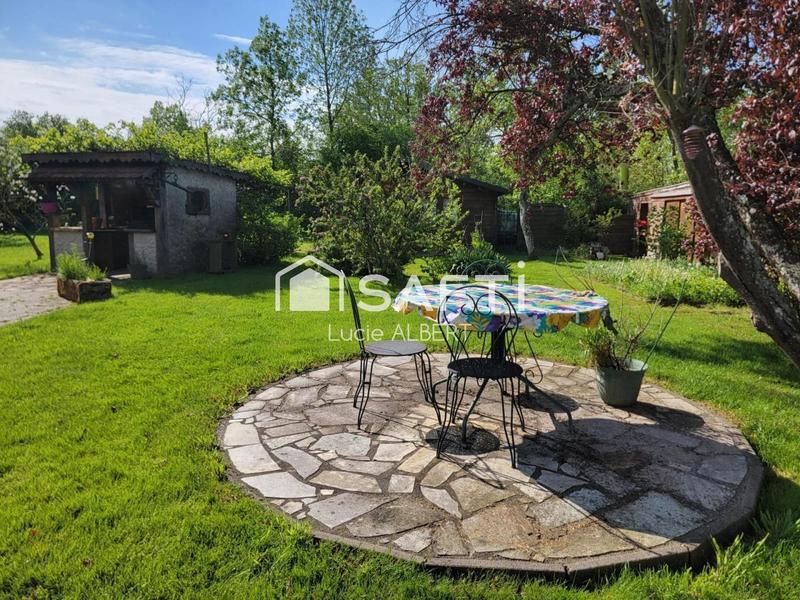 Propriété - 203 m² - 8 pièces