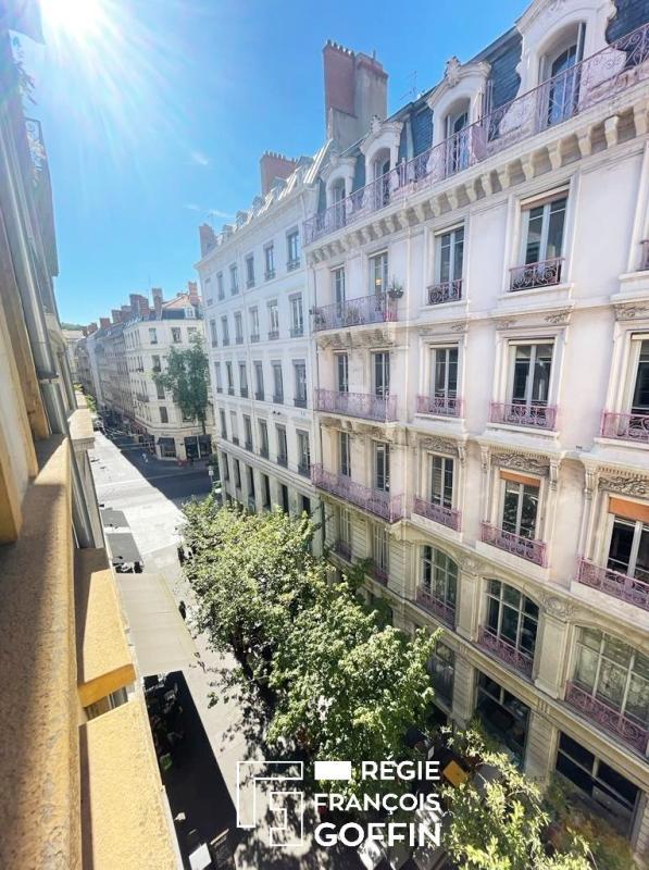 Appartement - 74 m² - 2 pièces