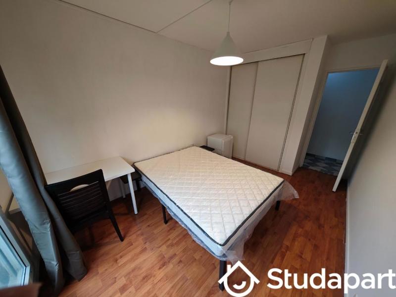 Chambre - 9 m² - 1 pièce