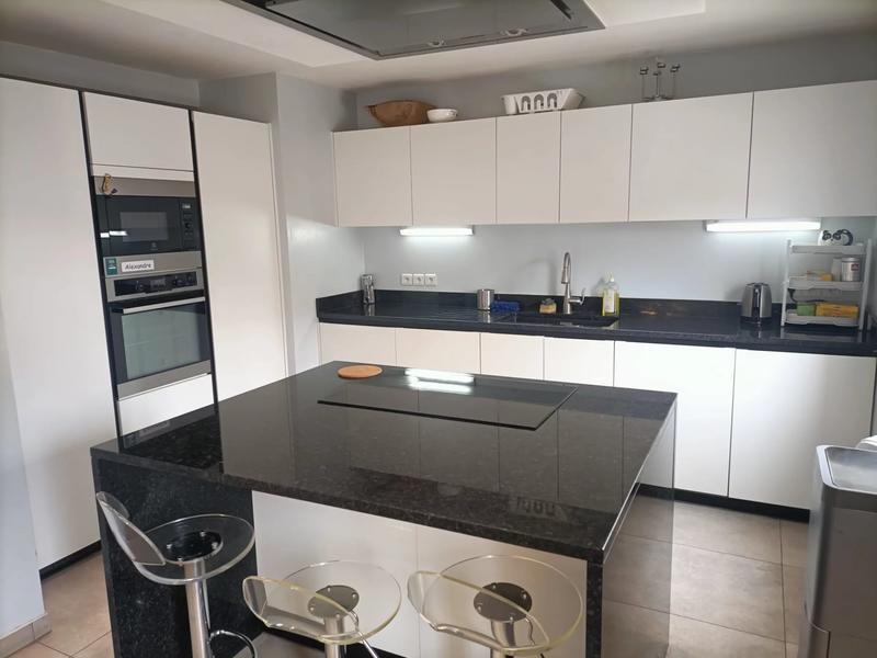 Maison - 192 m² - 8 pièces