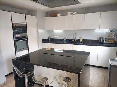 Maison - 192 m² - 8 pièces