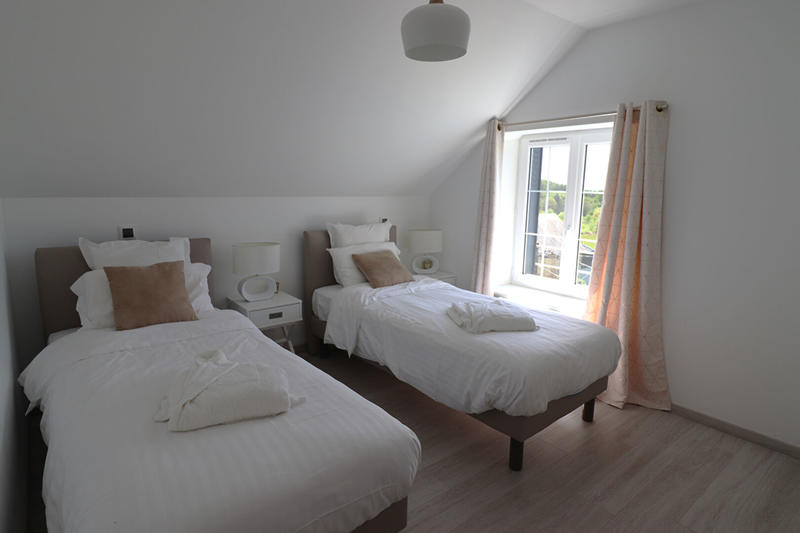 Maison - 227 m² - 9 pièces