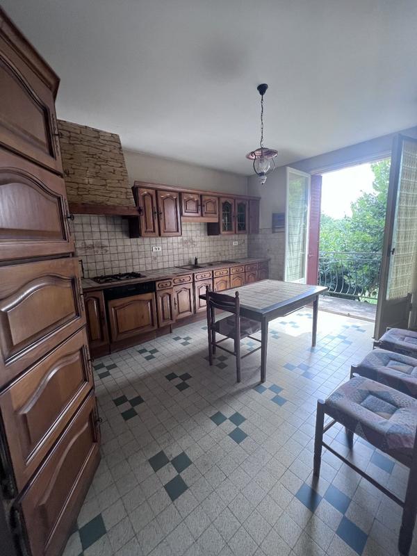 Maison - 185 m² - 7 pièces