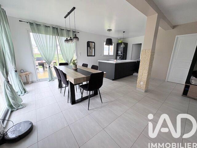 Maison - 99 m² - 5 pièces