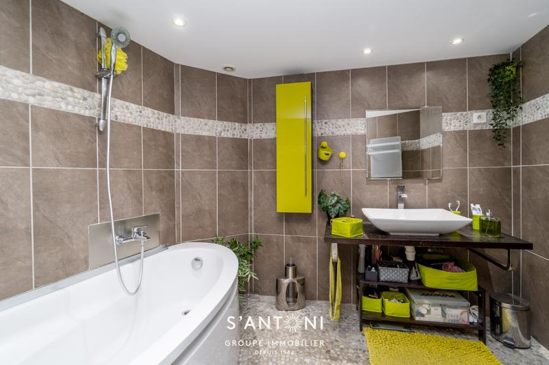 Appartement - 75 m² - 3 pièces