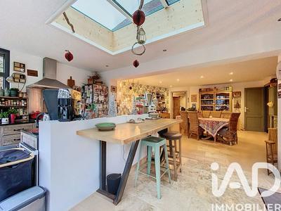 Maison - 234 m² - 7 pièces