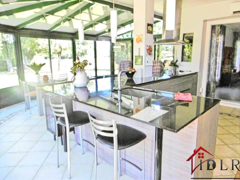 Propriété - 162 m² - 6 pièces