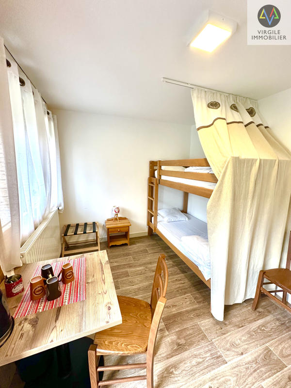 Fonds de commerce - Magasins - 900 m²