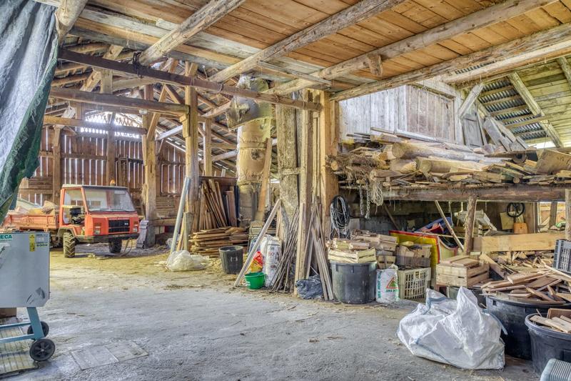 Châlet - 527 m² - 4 pièces