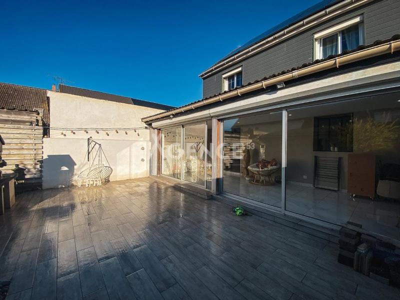 Maison - 104 m² - 4 pièces