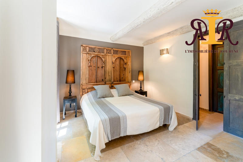 Bastide - 450 m² - 12 pièces