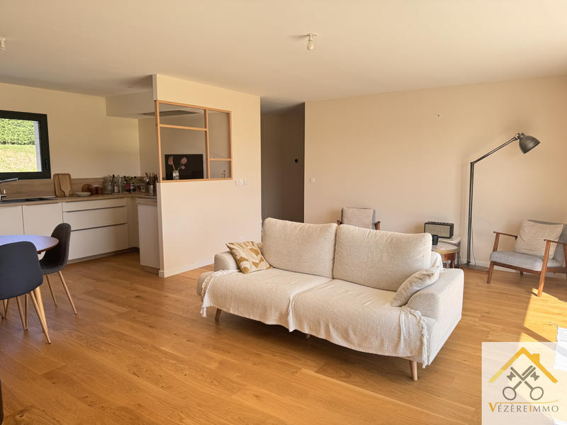 Maison - 102 m² - 4 pièces