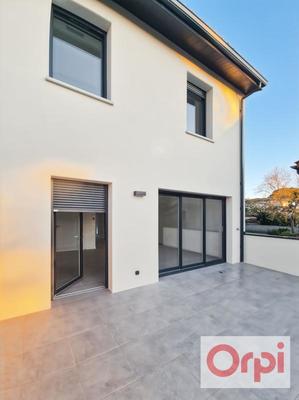 Maison - 105 m² - 4 pièces
