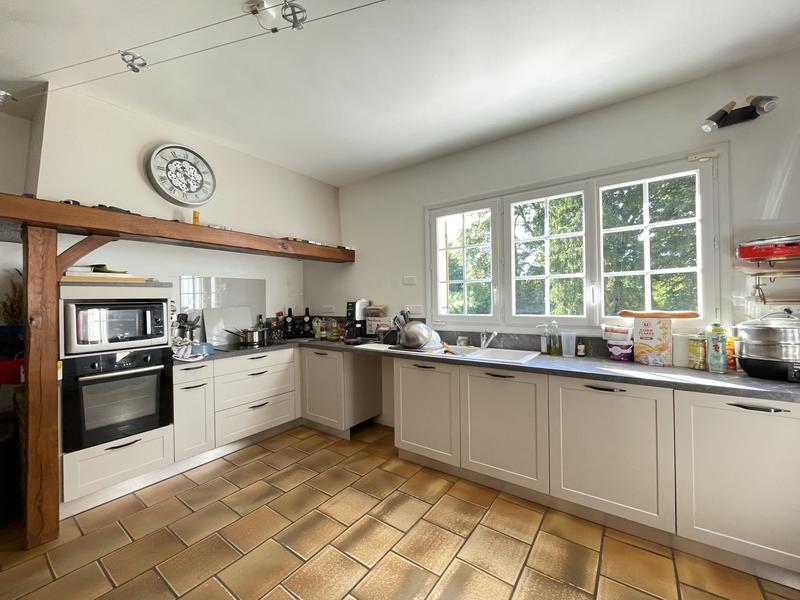 Maison traditionnelle - 220 m² - 7 pièces