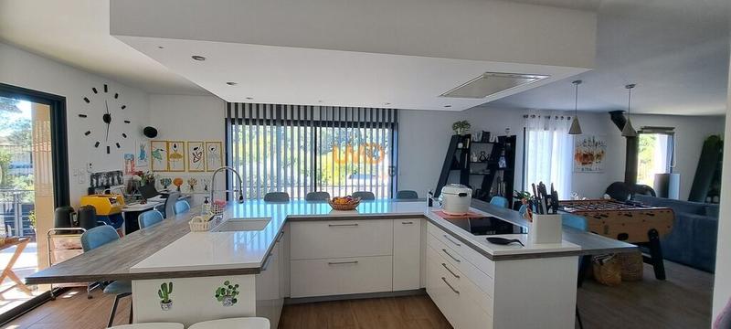 Propriété - 147 m² - 6 pièces