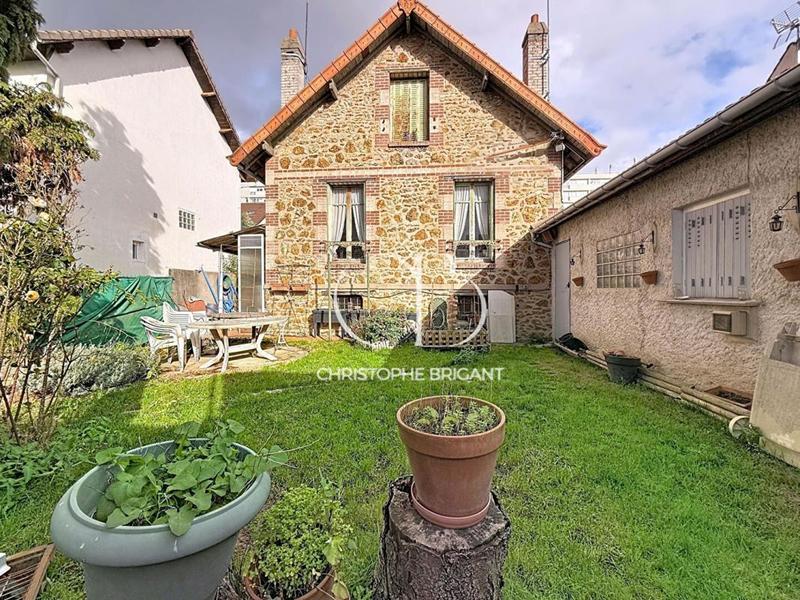 Maison - 95 m² - 5 pièces